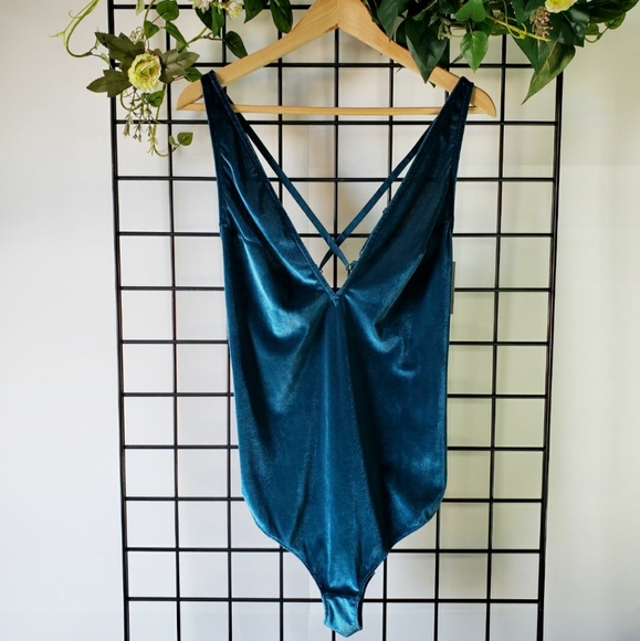 Gilligan & O'Malley Tops - Gilligan & O'Malley Teal Velvet Bodysuit